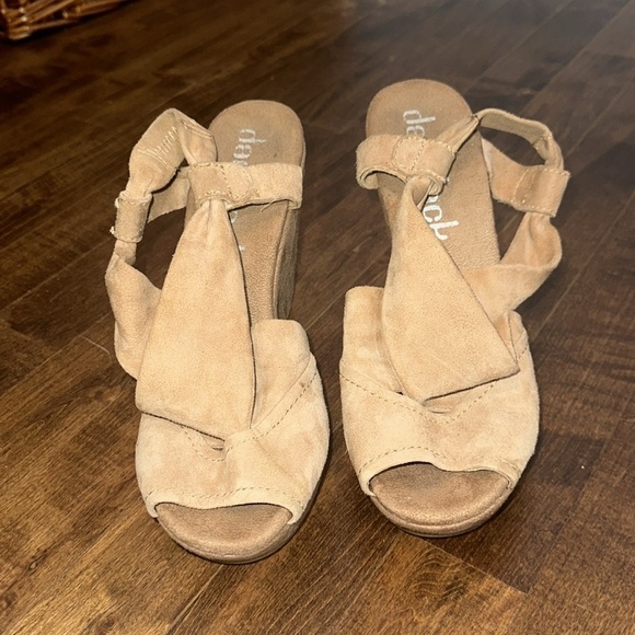 Daniblack tan suede platform wedge sandals, approx size 38 - Picture 2 of 7